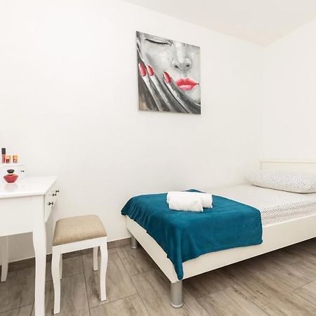 Makarska Dalija Apartment ภายนอก รูปภาพ