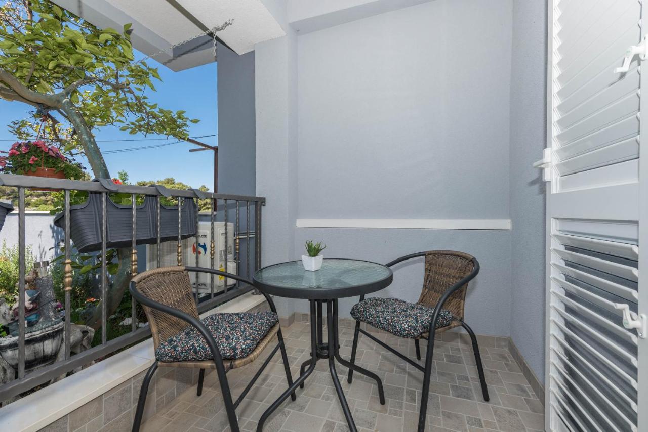 Makarska Dalija Apartment ภายนอก รูปภาพ