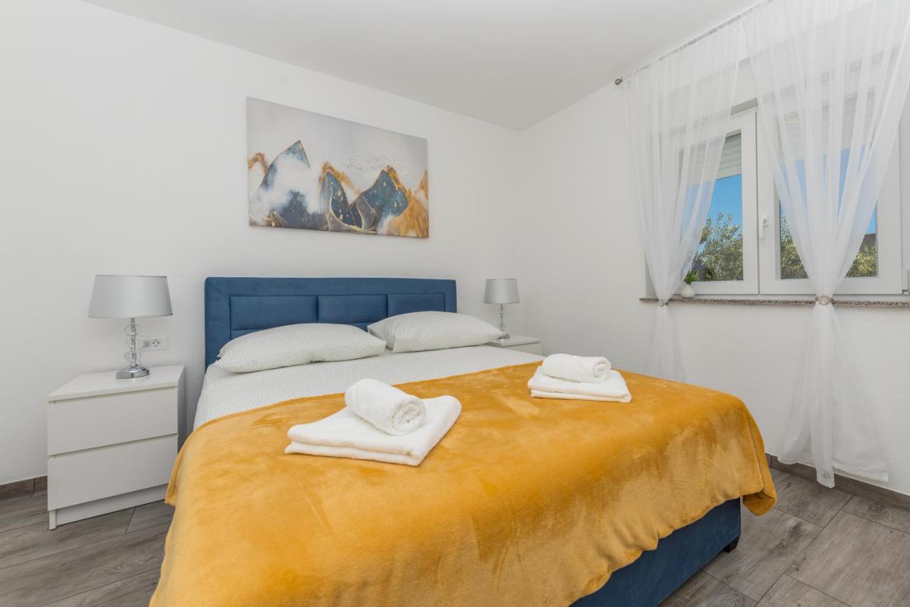 Makarska Dalija Apartment ภายนอก รูปภาพ
