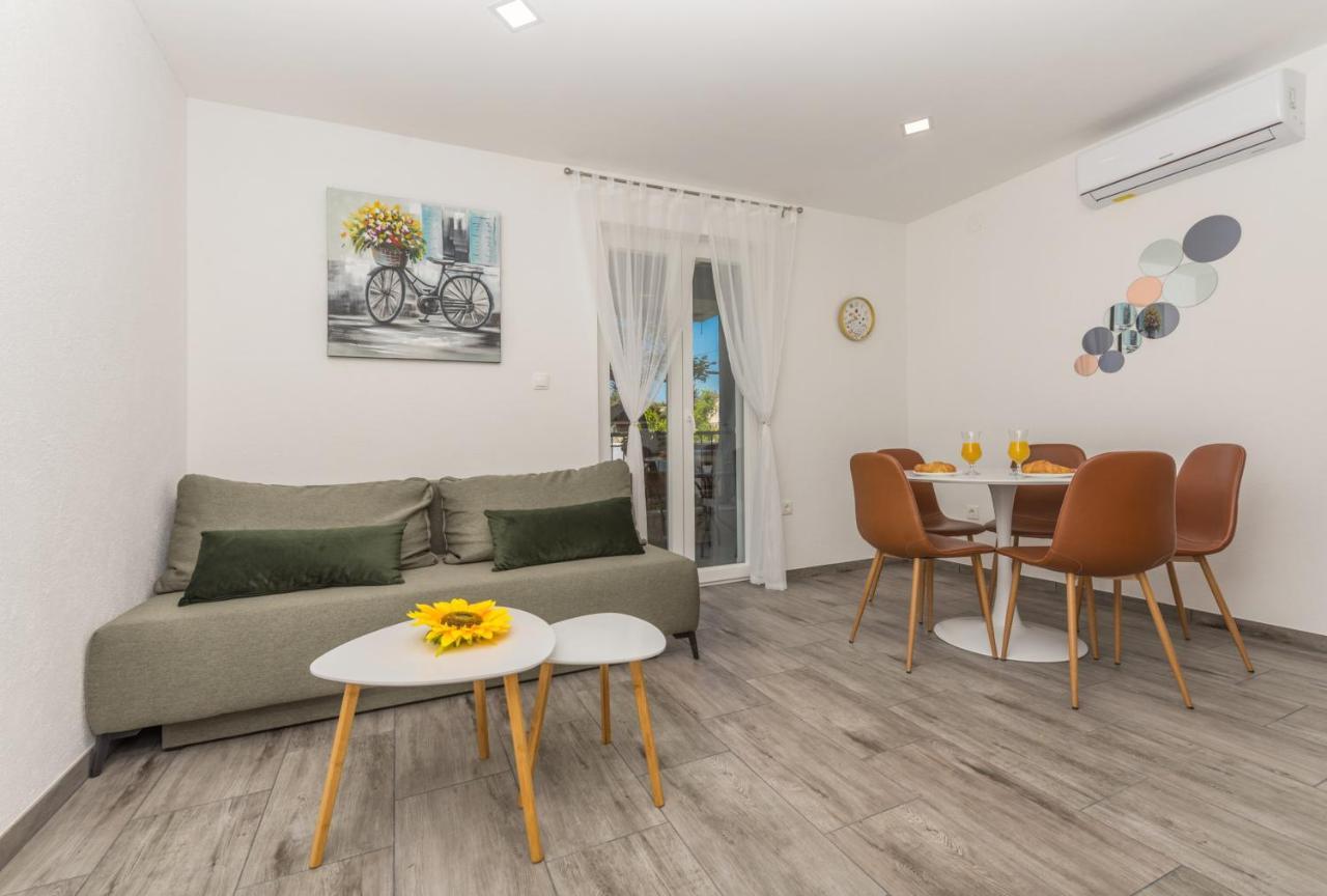 Makarska Dalija Apartment ภายนอก รูปภาพ