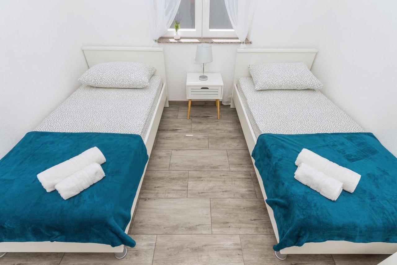 Makarska Dalija Apartment ภายนอก รูปภาพ
