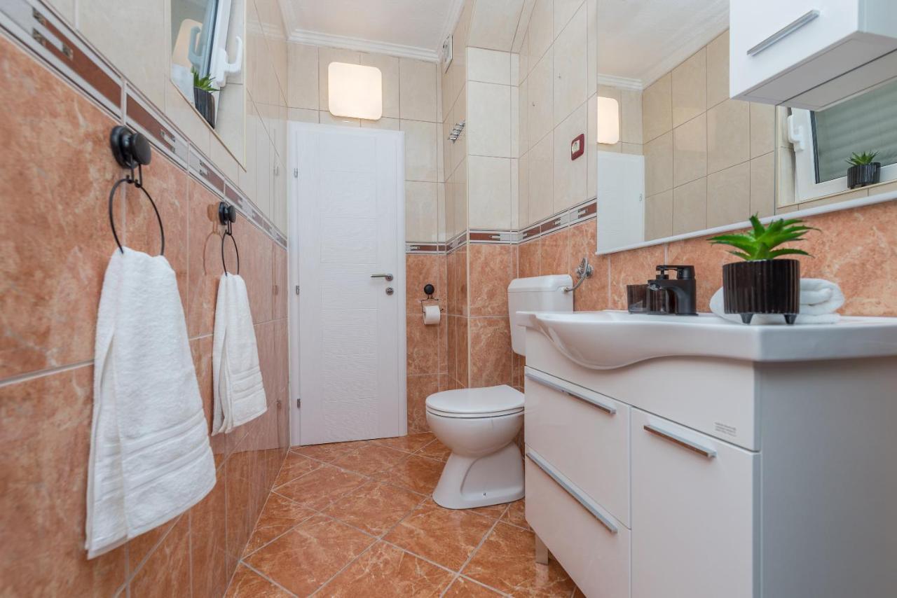 Makarska Dalija Apartment ภายนอก รูปภาพ