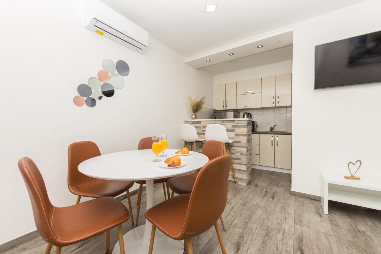 Makarska Dalija Apartment ภายนอก รูปภาพ